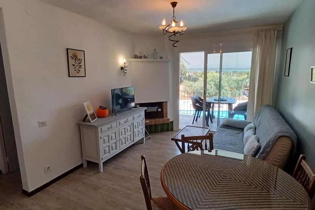 Appartement Tout Confort Avec Wifi Vue Sur Mer Et Piscine Communautaire Secteur El Golfet A Callela De Palafrugell Exterior foto